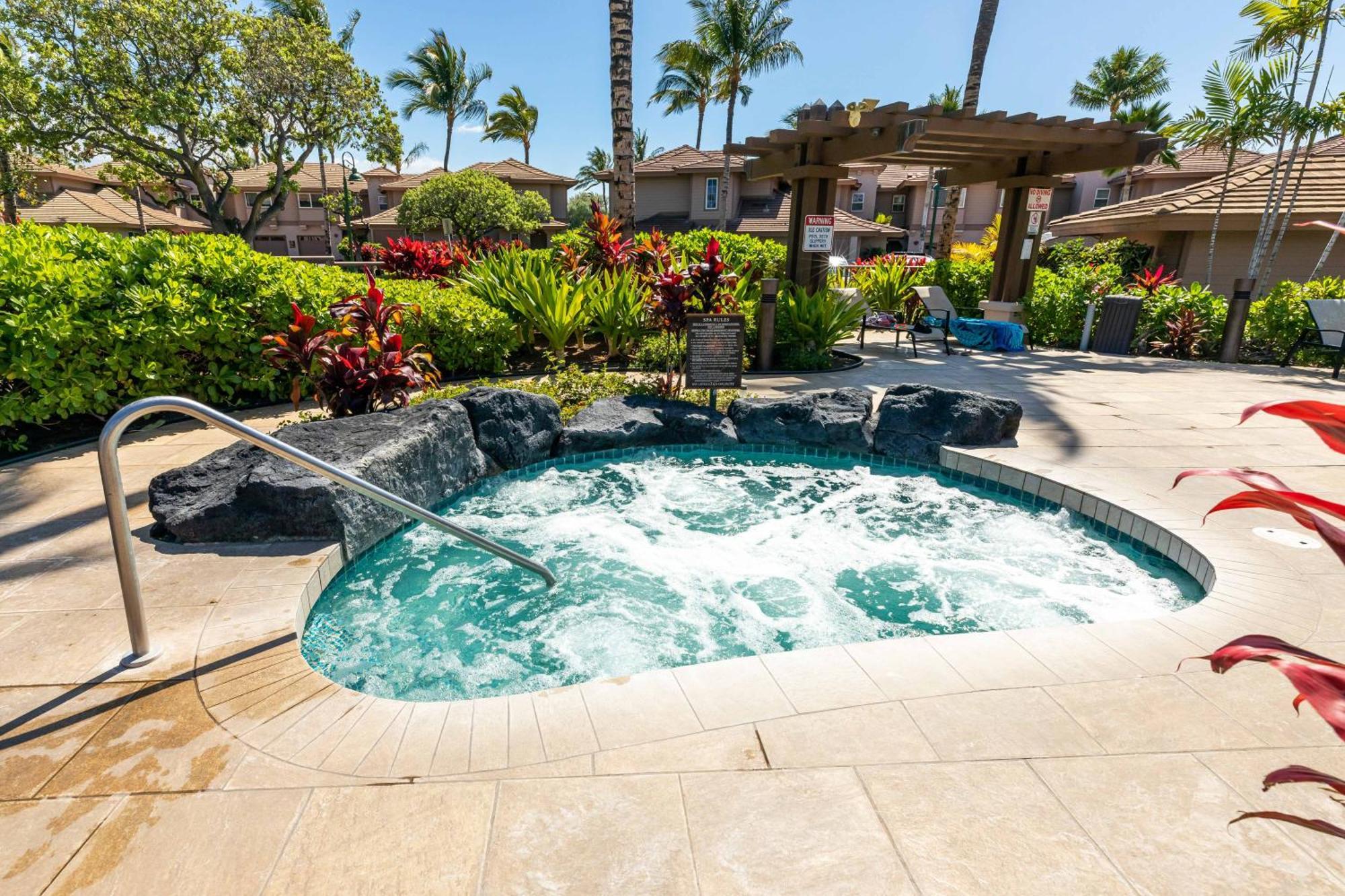 Hilton Pool Pass Included - Stylish Central Villa Mins To Beach Pool & Spa ワイコロアビレッジ エクステリア 写真